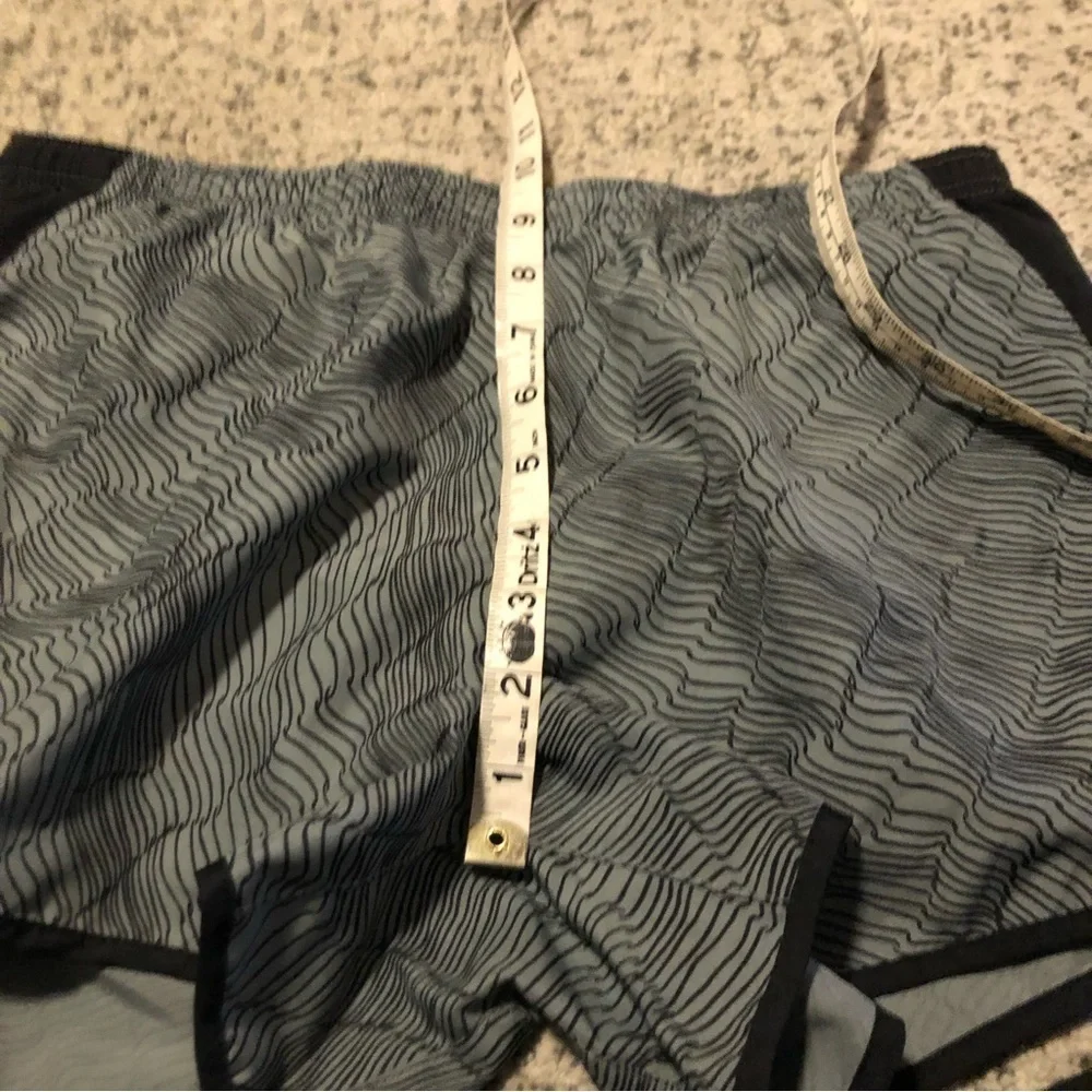 Nike Dri-Fit Green, Gray, and Black Swirl Pattern Athletic Shorts Size Medium